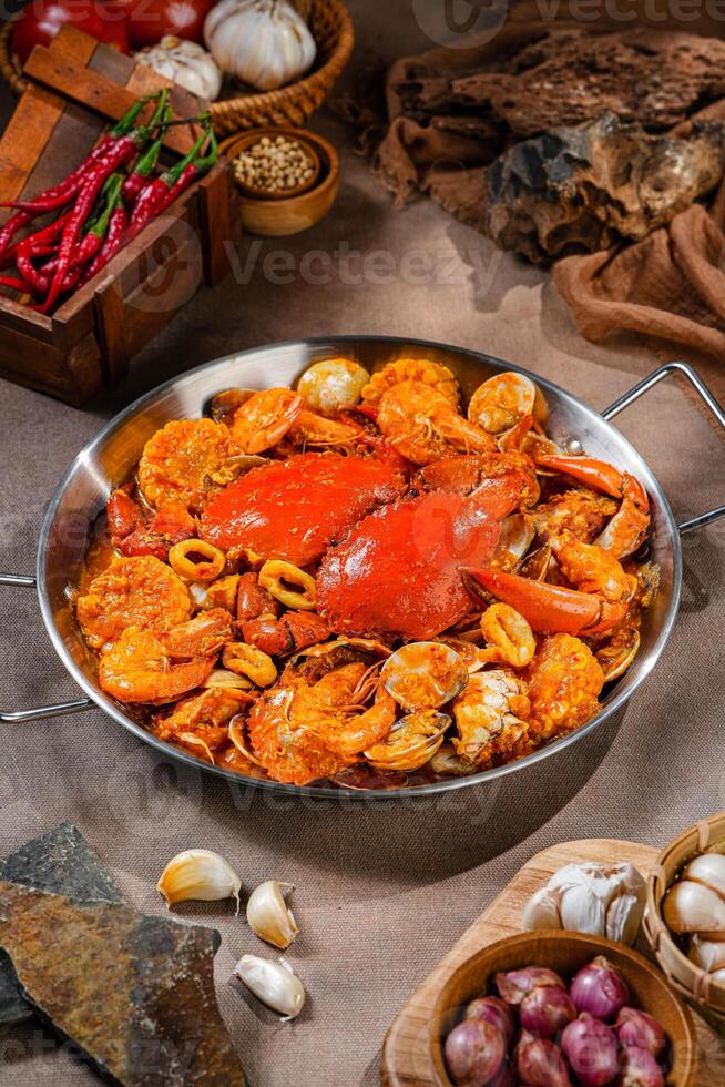 Crab with padang chilli sauce or Kepiting Saus Padang photo
