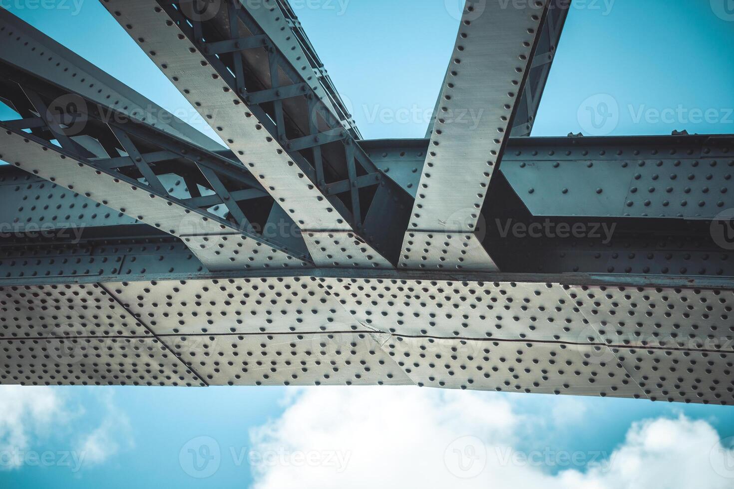 Bridge frame closeup photo