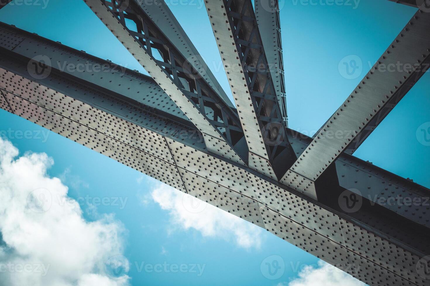 Bridge frame closeup photo