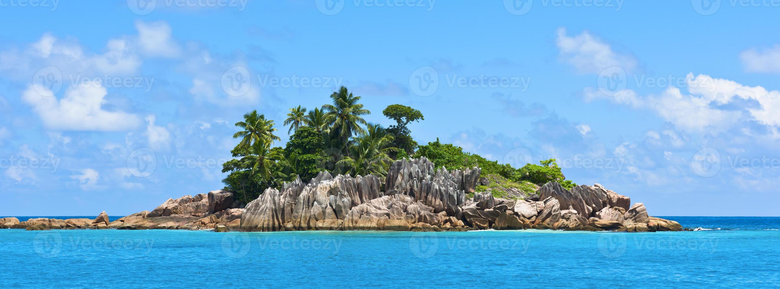 Island in the Indian ocean photo