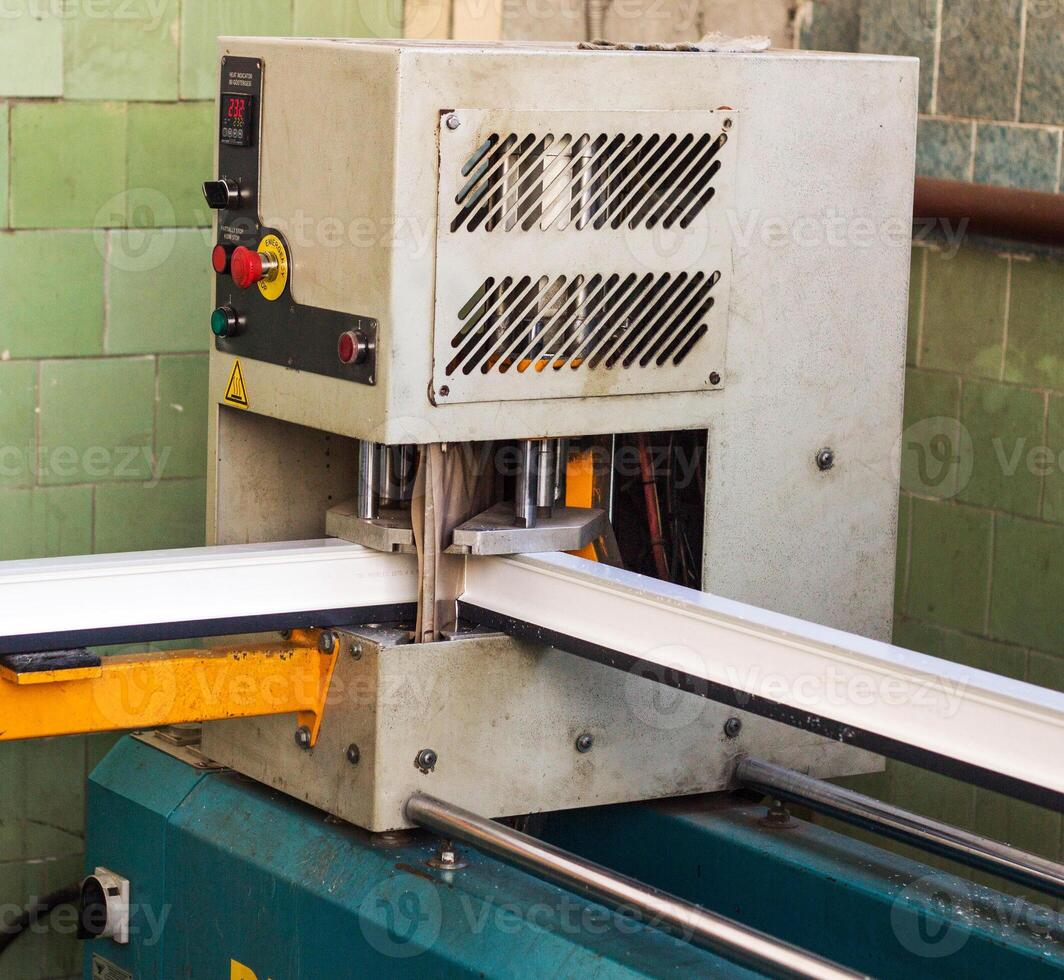 Production of pvc windows, gluing of plastic corners of windows, machine for the production of pvc windows, profile photo