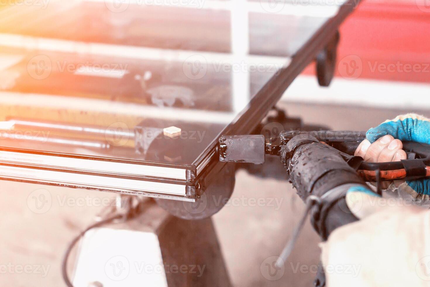 Production of PVC windows, assembly of double-glazed windows, tightness, double-glazed windows, manufacture, impermeability photo