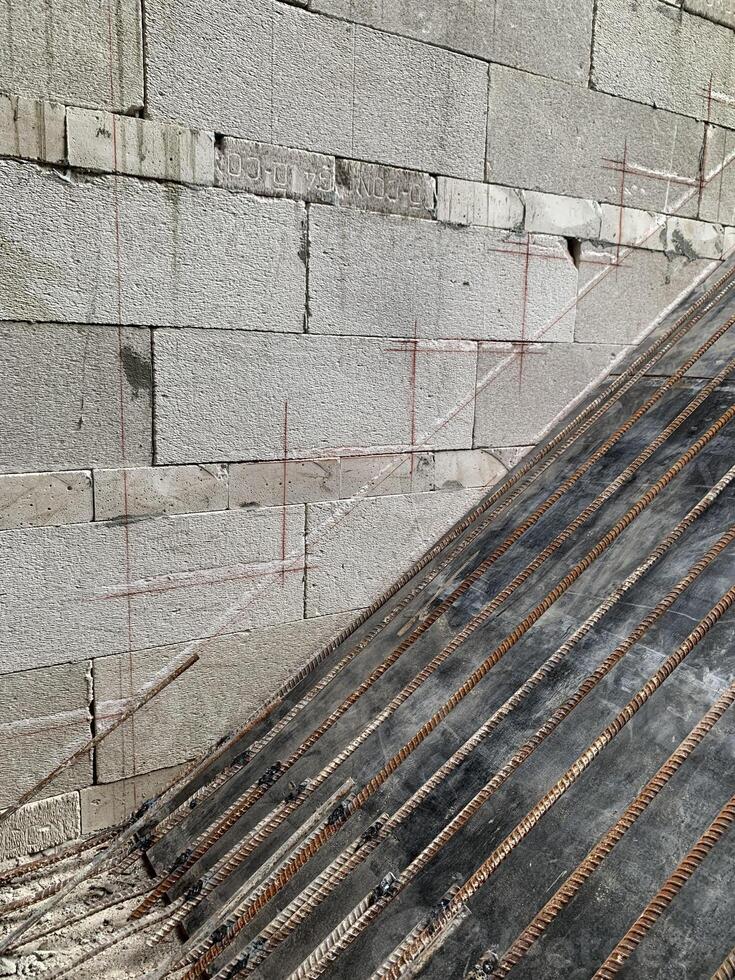 metal line structure for step construction photo