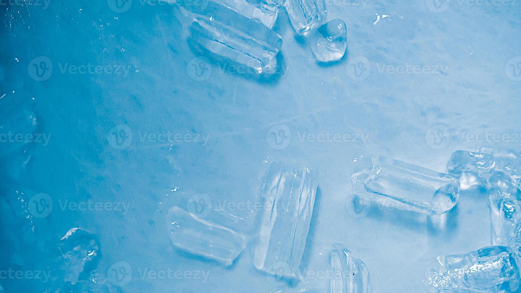 icecubes background,icecubes texture,icecubes wallpaper,ice helps to feel refreshed and cool water from the icecubes helps the water refresh your life and feel good.ice drinks for refreshment business photo