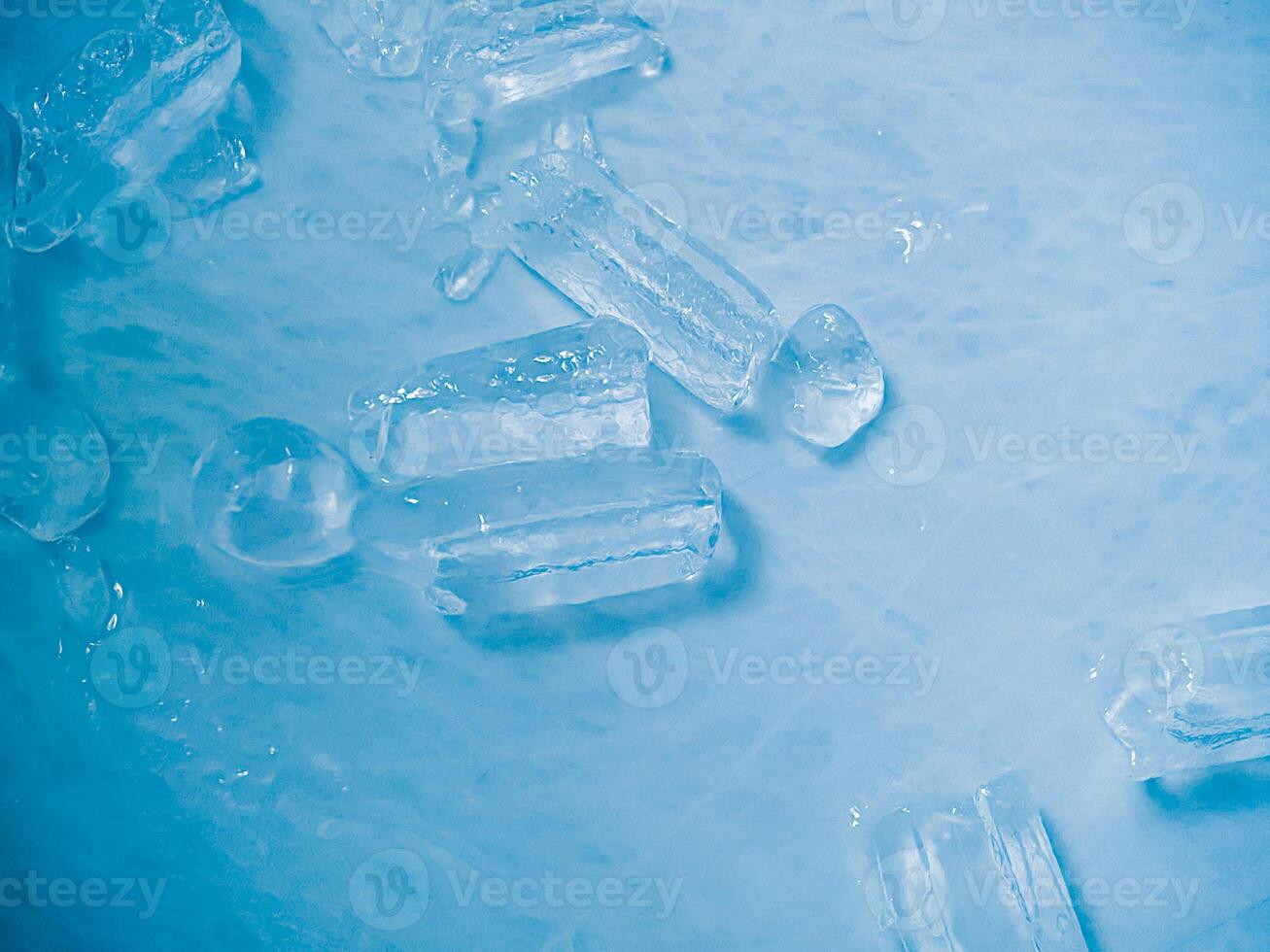 icecubes background,icecubes texture,icecubes wallpaper,ice helps to feel refreshed and cool water from the icecubes helps the water refresh your life and feel good.ice drinks for refreshment business photo