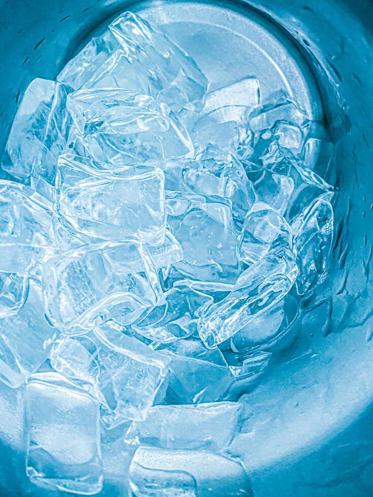 icecubes background,icecubes texture,icecubes wallpaper,ice helps to feel refreshed and cool water from the icecubes helps the water refresh your life and feel good.ice drinks for refreshment business photo