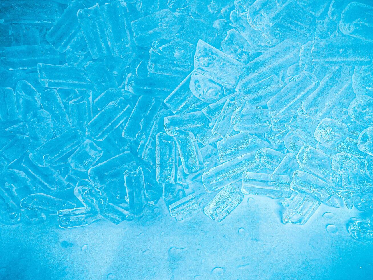 icecubes background,icecubes texture,icecubes wallpaper,ice helps to feel refreshed and cool water from the icecubes helps the water refresh your life and feel good.ice drinks for refreshment business photo
