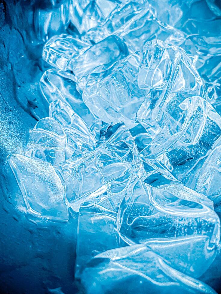 icecubes background,icecubes texture,icecubes wallpaper,ice helps to feel refreshed and cool water from the icecubes helps the water refresh your life and feel good.ice drinks for refreshment business photo