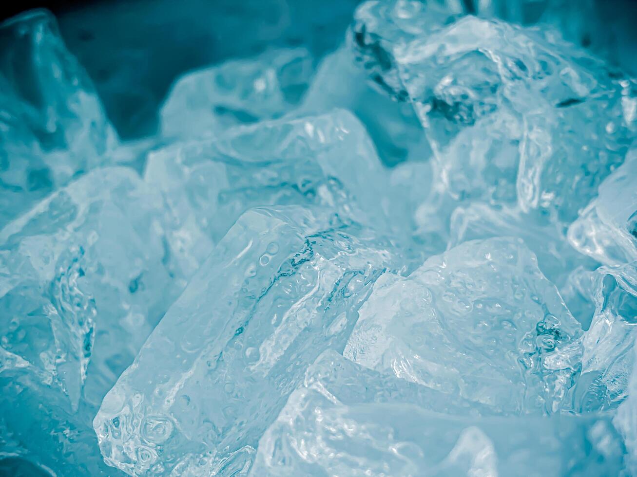 icecubes background,icecubes texture,icecubes wallpaper,ice helps to feel refreshed and cool water from the icecubes helps the water refresh your life and feel good.ice drinks for refreshment business photo