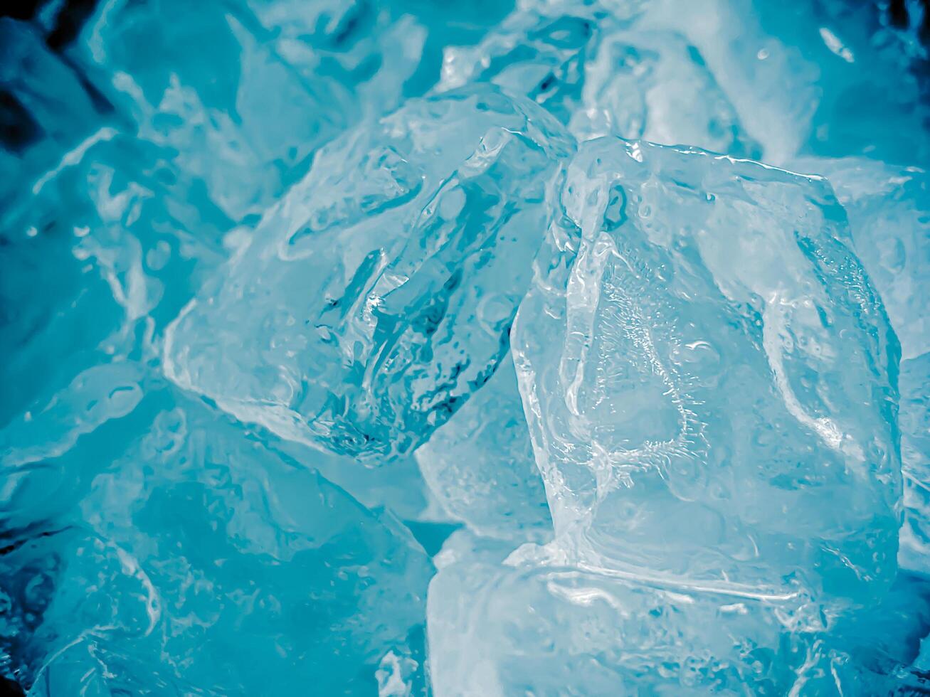 icecubes background,icecubes texture,icecubes wallpaper,ice helps to feel refreshed and cool water from the icecubes helps the water refresh your life and feel good.ice drinks for refreshment business photo