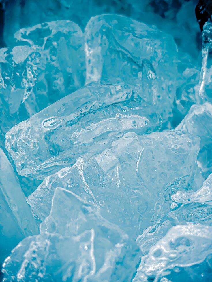icecubes background,icecubes texture,icecubes wallpaper,ice helps to feel refreshed and cool water from the icecubes helps the water refresh your life and feel good.ice drinks for refreshment business photo
