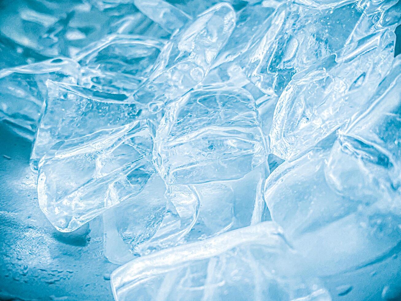 icecubes background,icecubes texture,icecubes wallpaper,ice helps to feel refreshed and cool water from the icecubes helps the water refresh your life and feel good.ice drinks for refreshment business photo