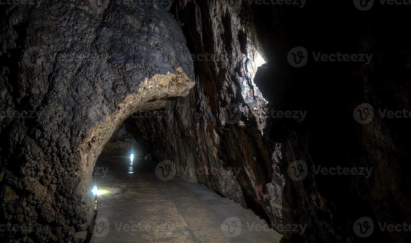 Exploring the stunning caves of Cacahuamilpa National Park at dusk photo