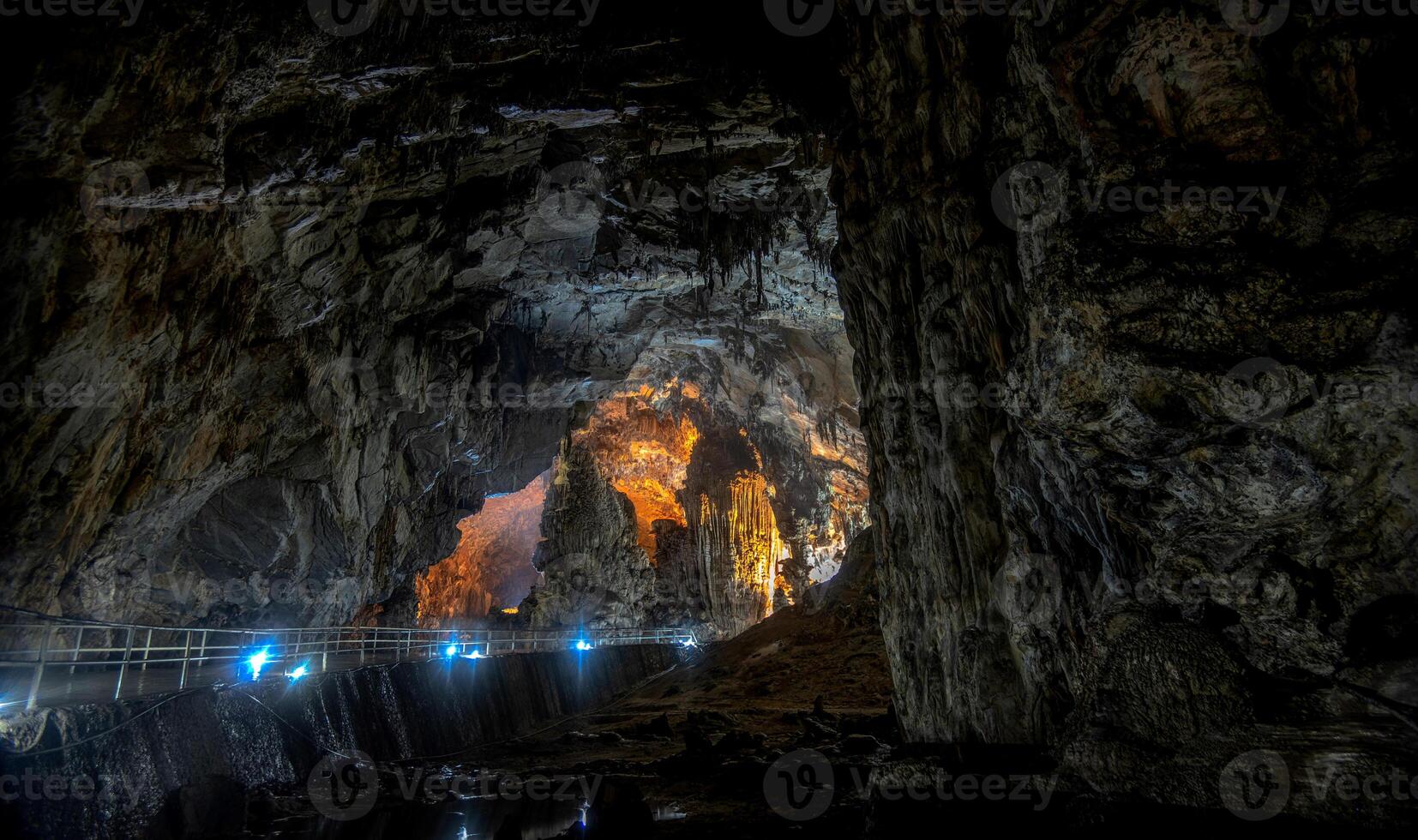 Exploring stunning rock formations in Grutas de Cacahuamilpa National Park photo