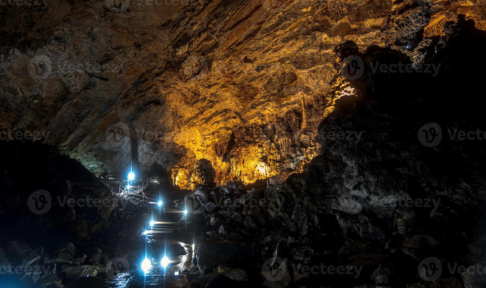 Exploration of stunning rock formations in Parque Nacional Grutas de Cacahuamilpa photo