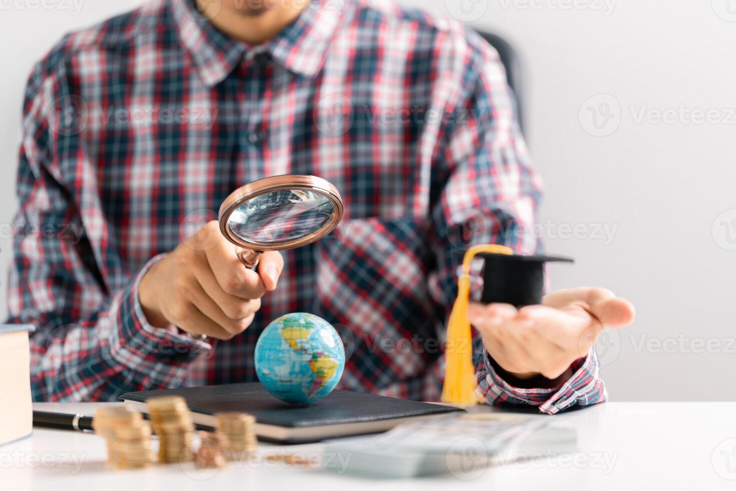 Studying abroad offers an international education that enhances cognition, allowing students to explore the globe and gain a global perspective on business and school. analysis, awareness, teaching photo