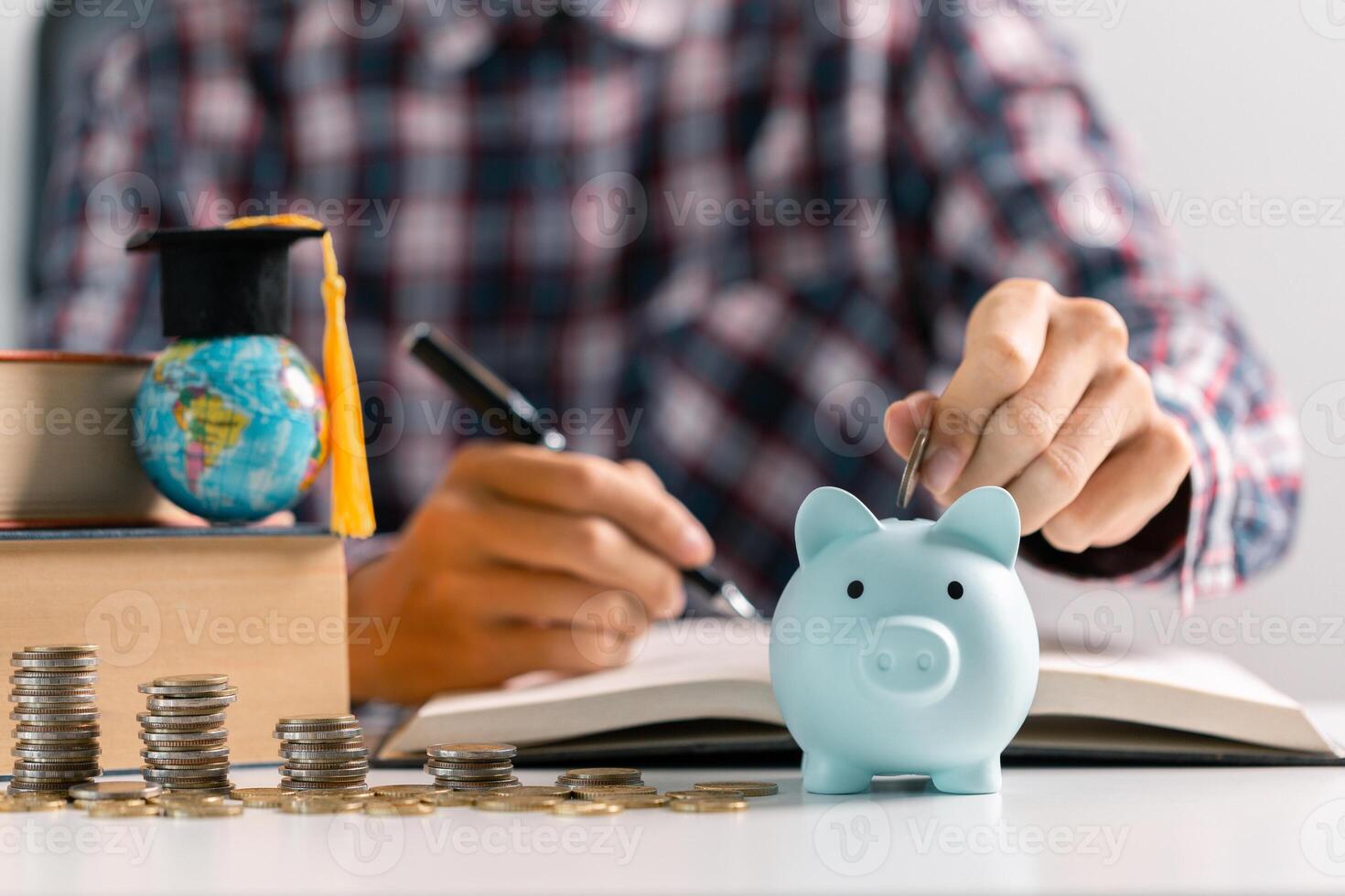 Studying abroad offers an international education that enhances cognition, allowing students to explore the globe and gain a global perspective on business and school. analysis, awareness, teaching photo
