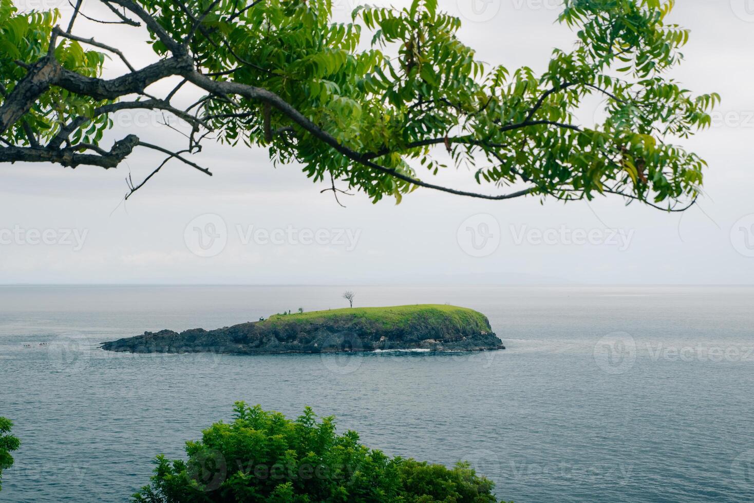 Pulua Kuan island in Bali, Indonesia photo