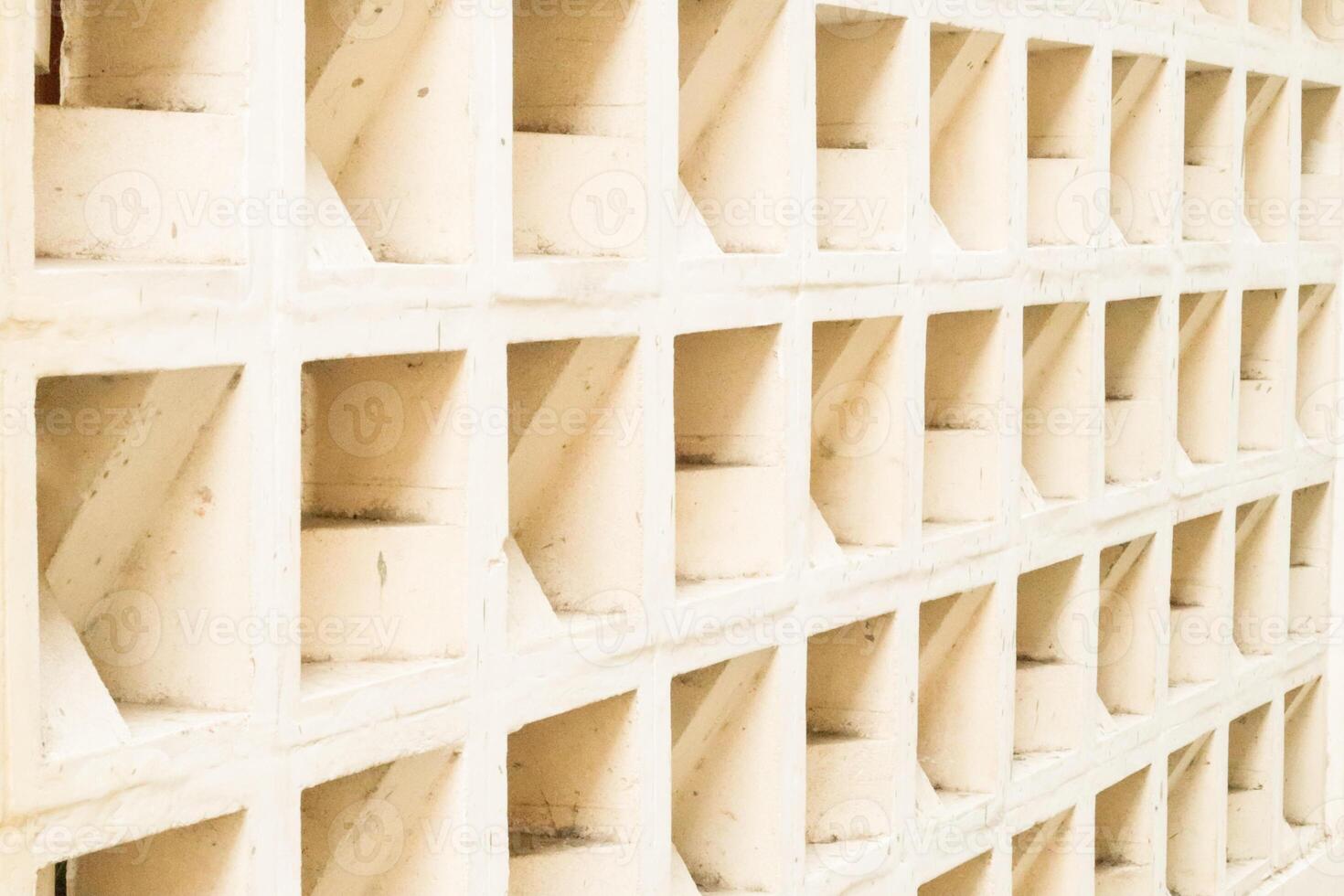 air ventilation roster pattern on the walls of the house photo