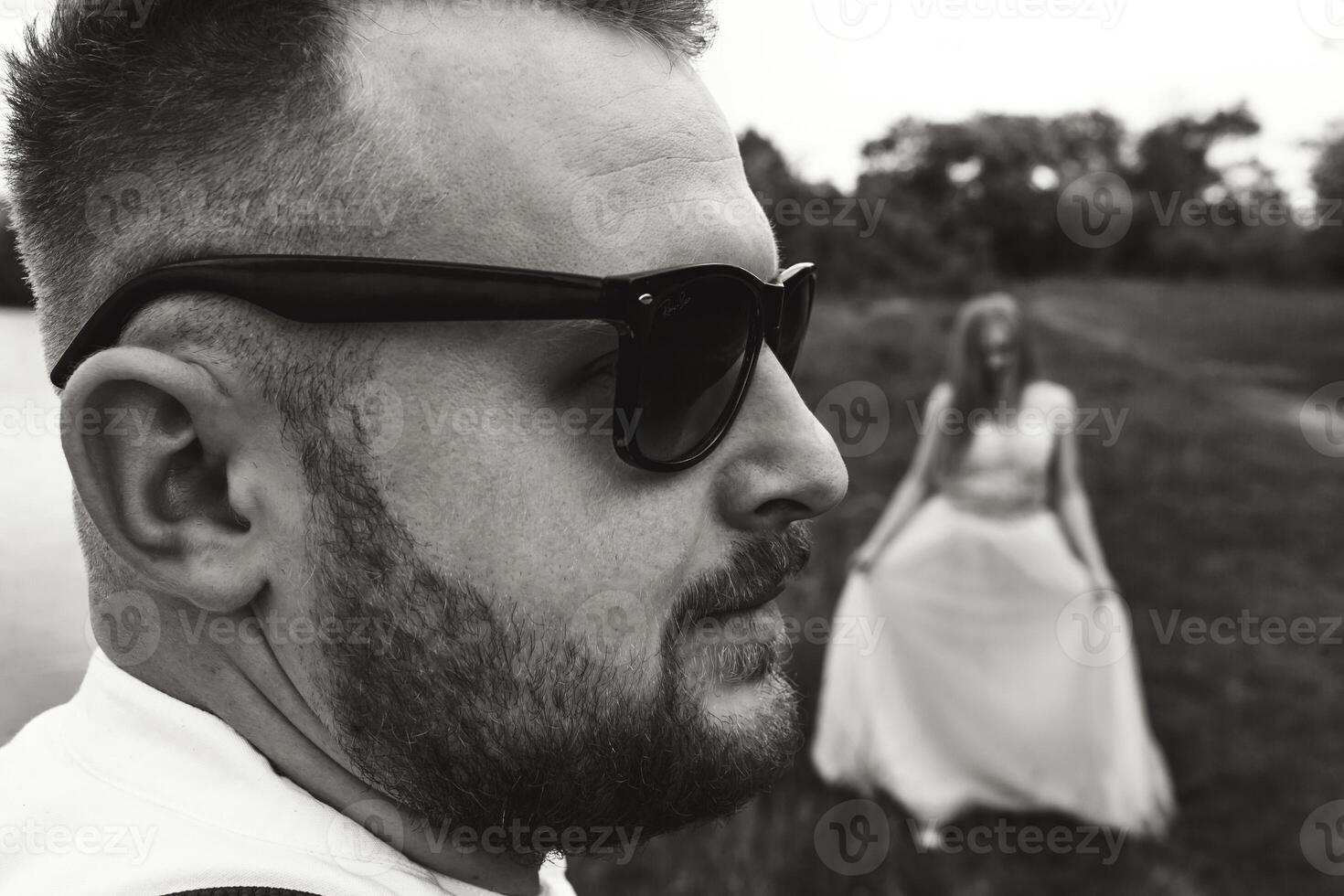 A man with a beard photo