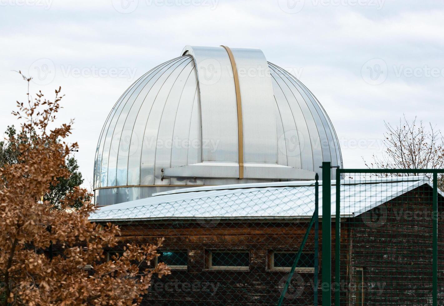 A building with a dome on top photo