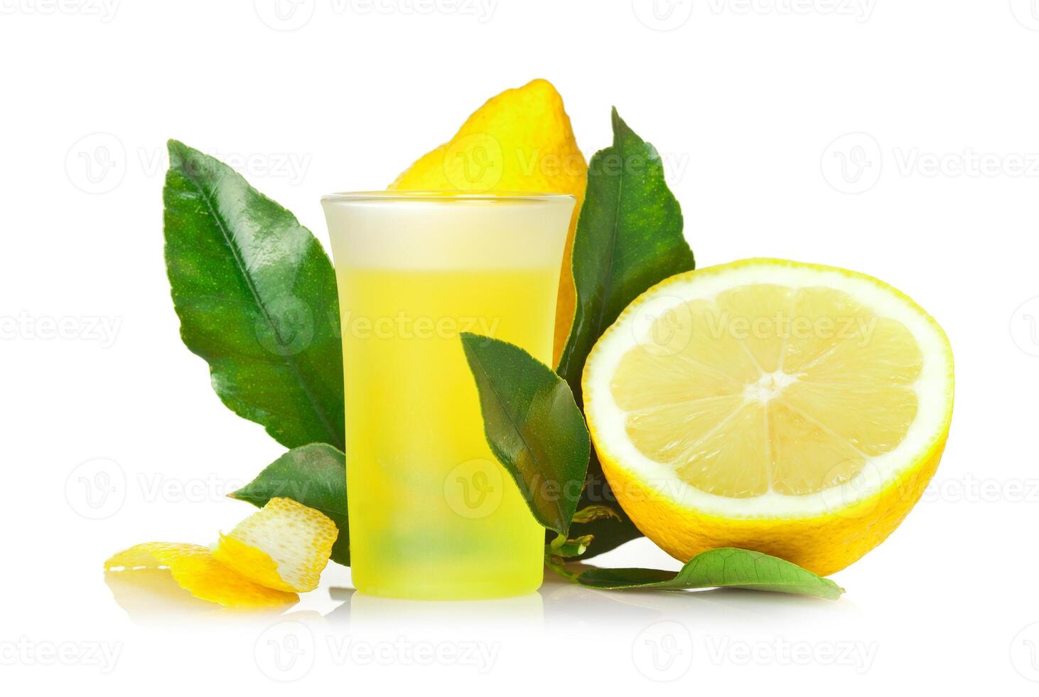 A glass of lemonade with a slice of lemon photo