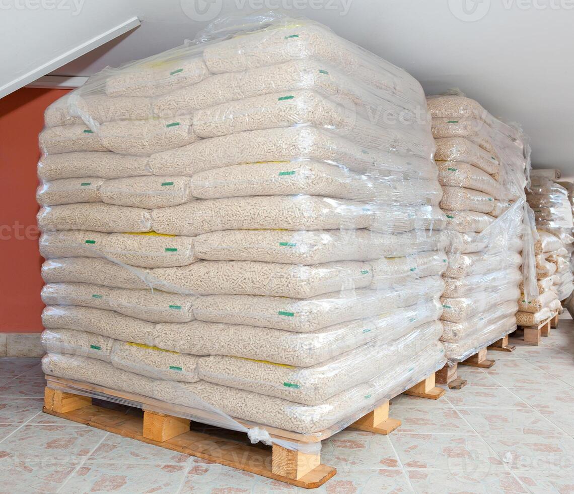 A large pile of bags photo