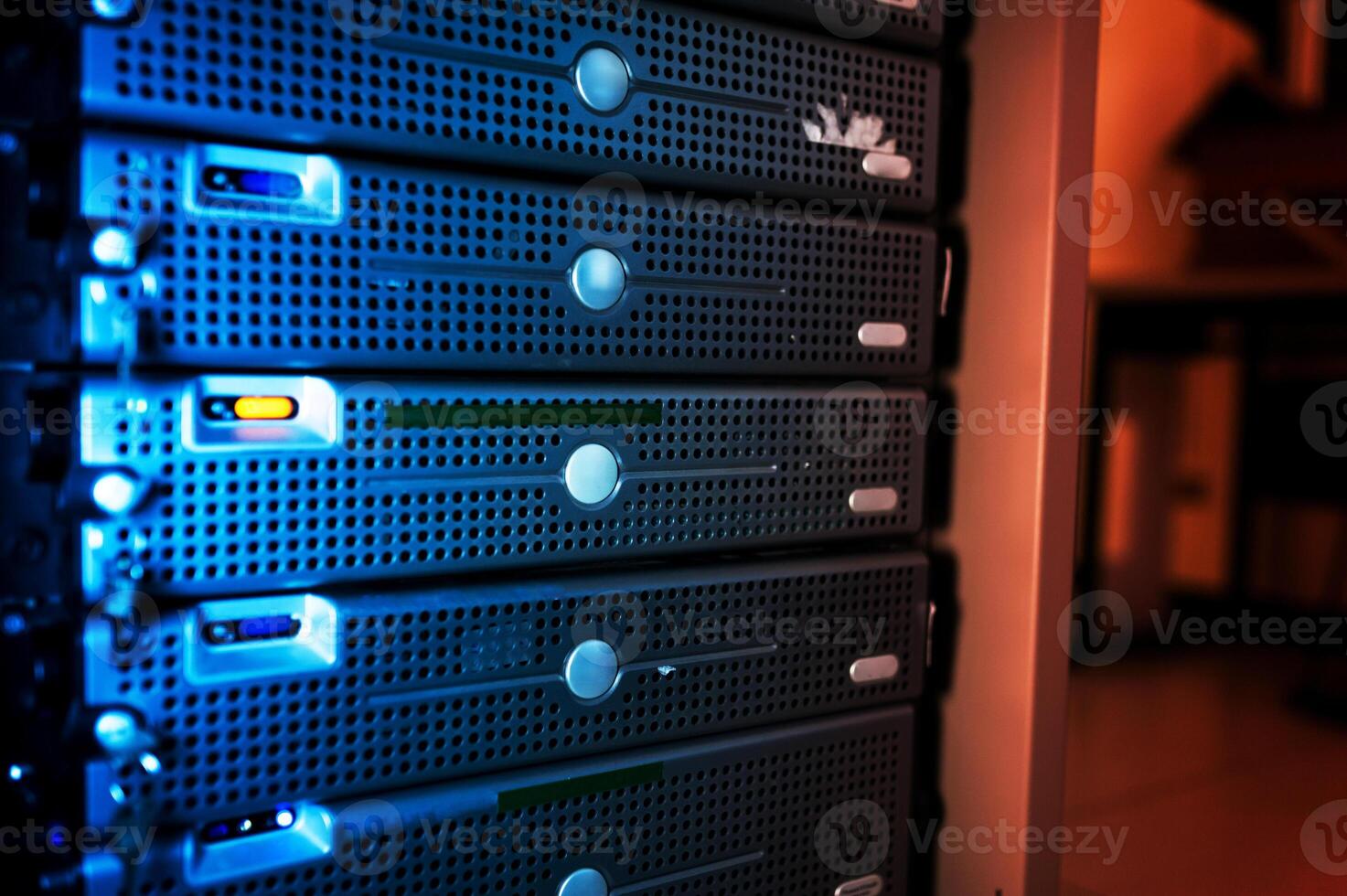 server computer should be high performance, stable, able to serve a large photo