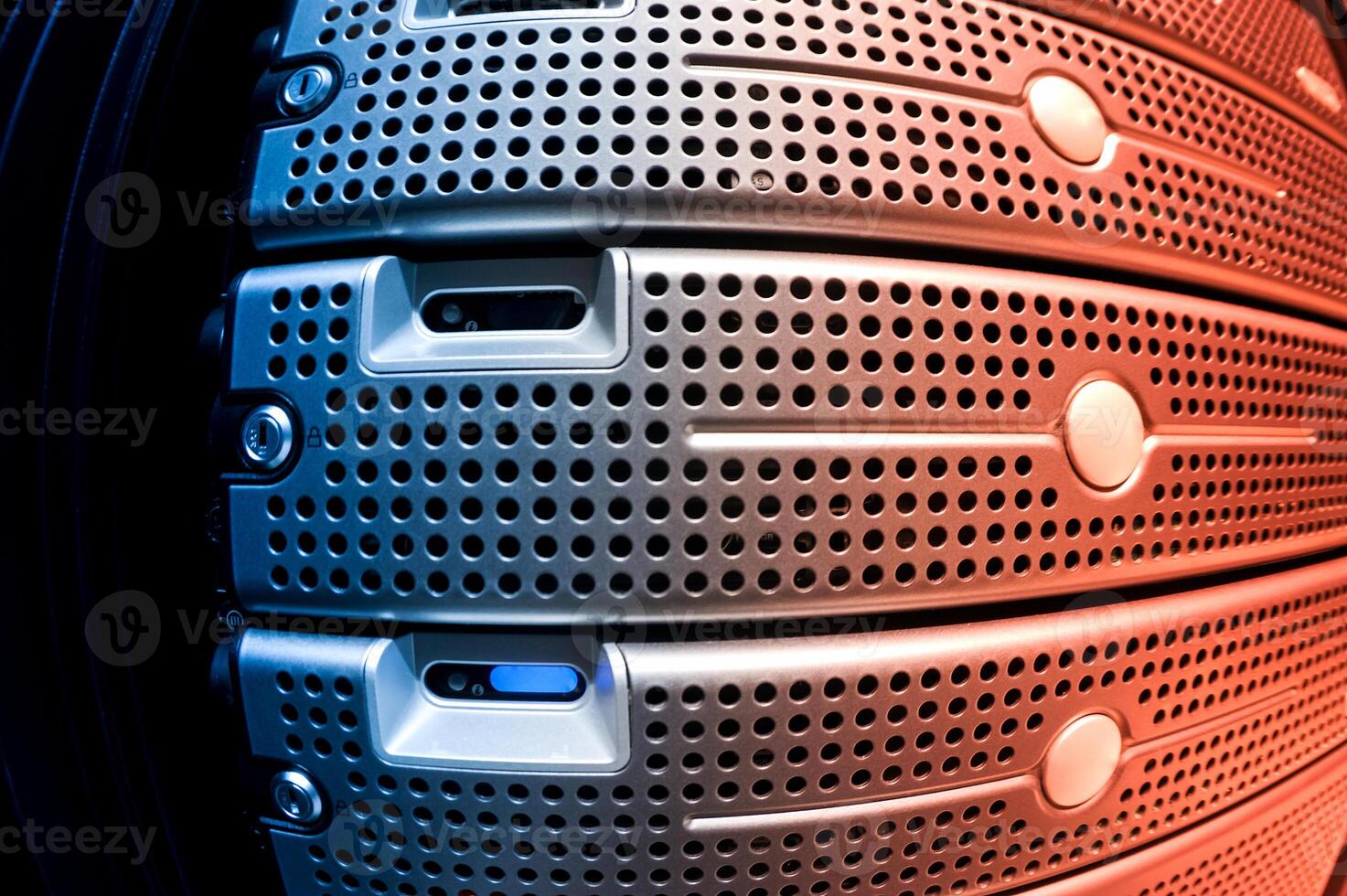 server computer should be high performance, stable, able to serve a large photo
