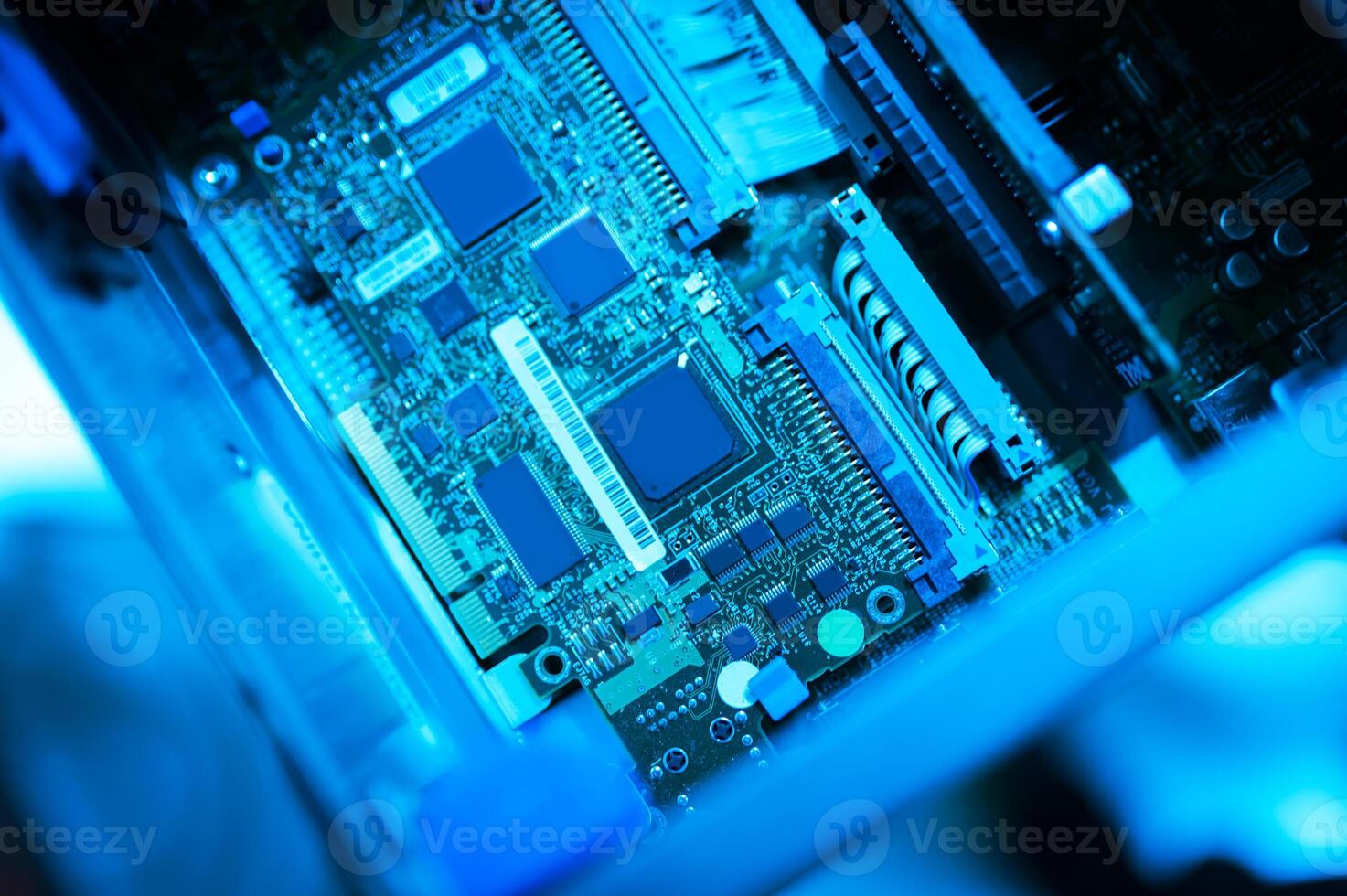server computer should be high performance, stable, able to serve a large photo