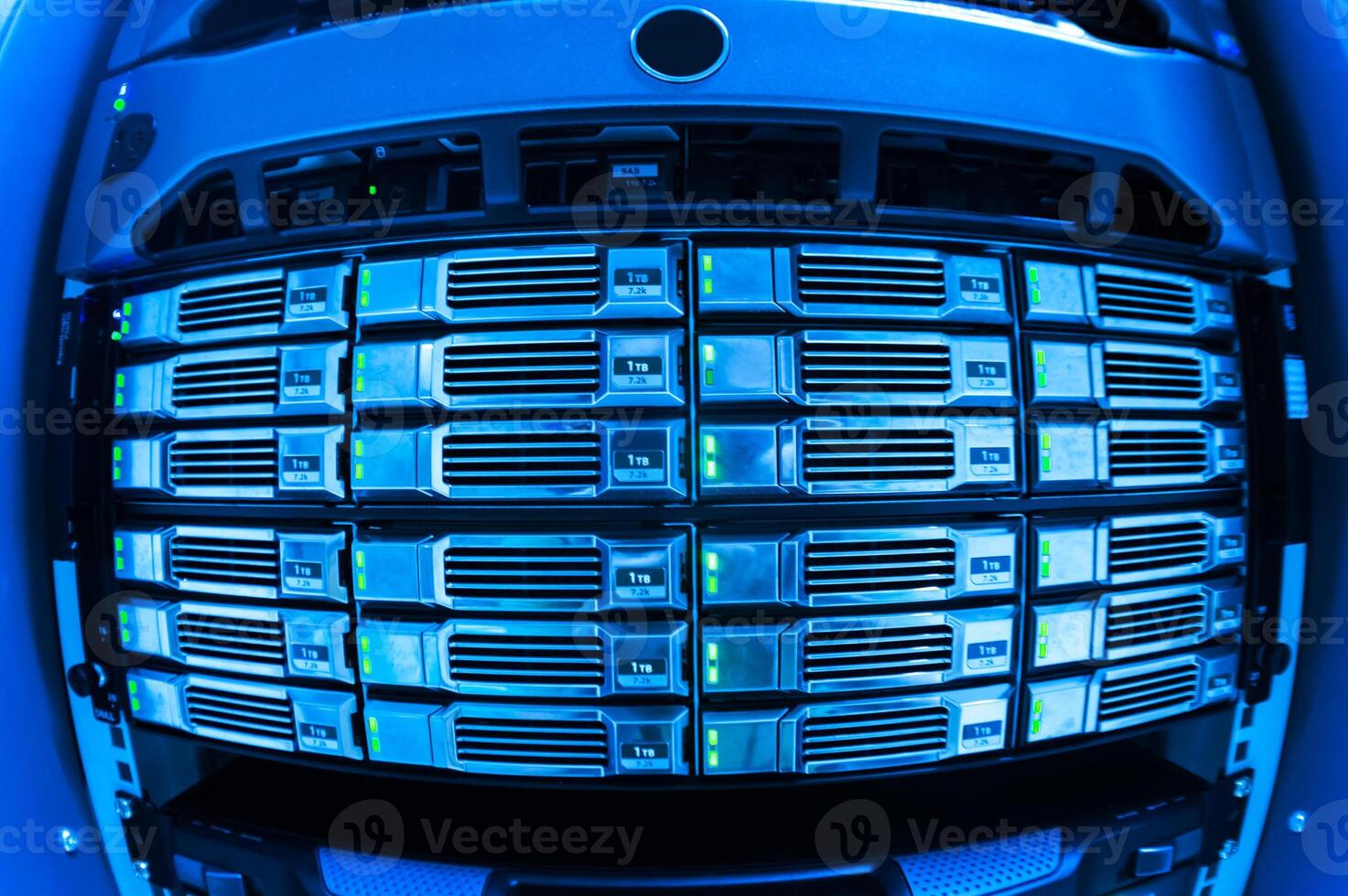 server computer should be high performance, stable, able to serve a large photo