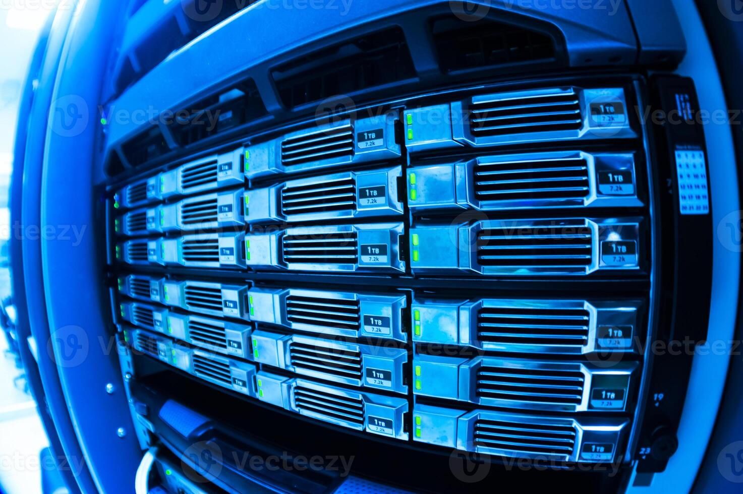 server computer should be high performance, stable, able to serve a large photo