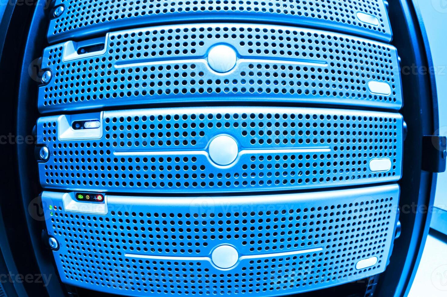 server computer should be high performance, stable, able to serve a large photo