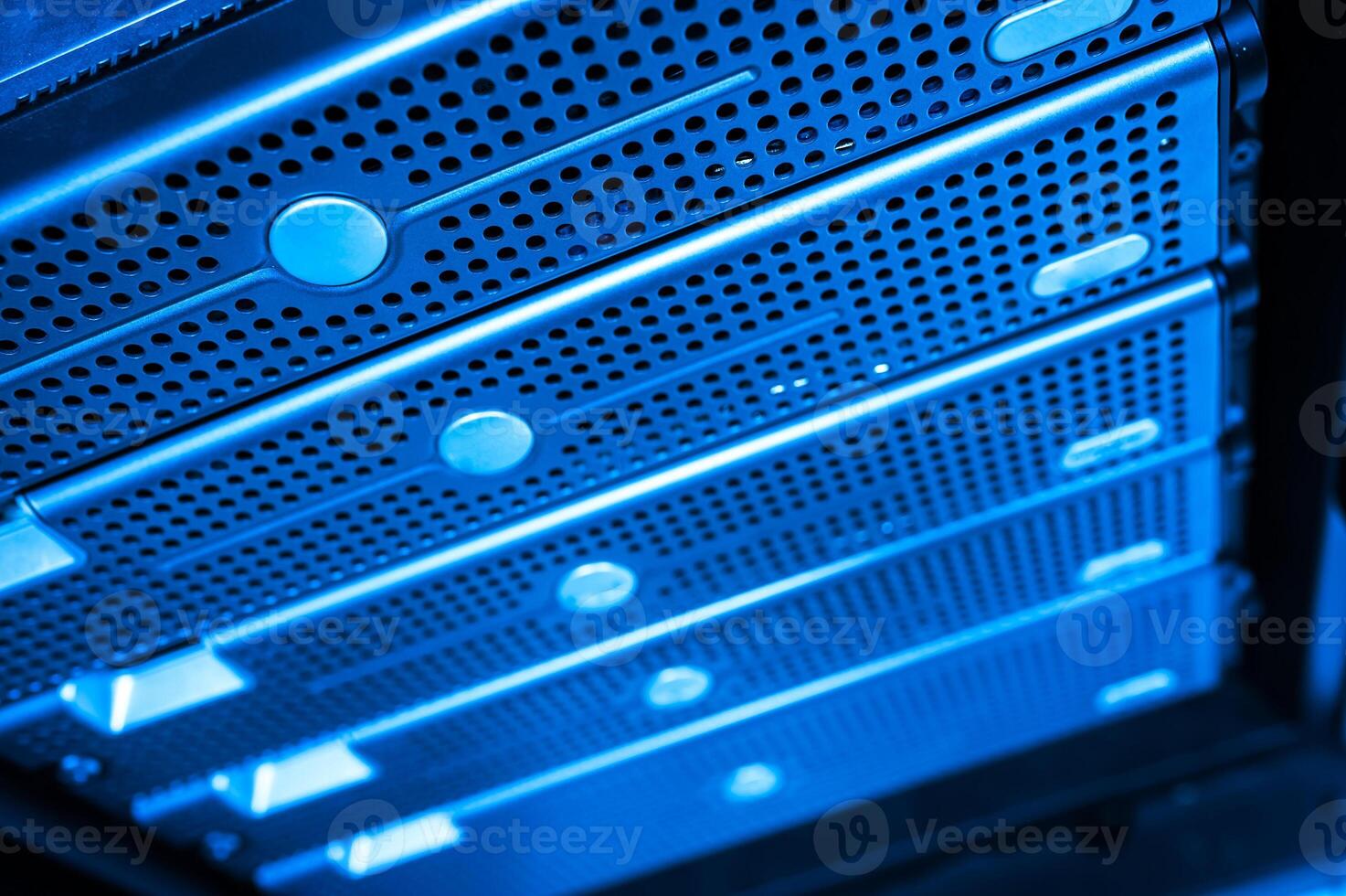 server computer should be high performance, stable, able to serve a large photo