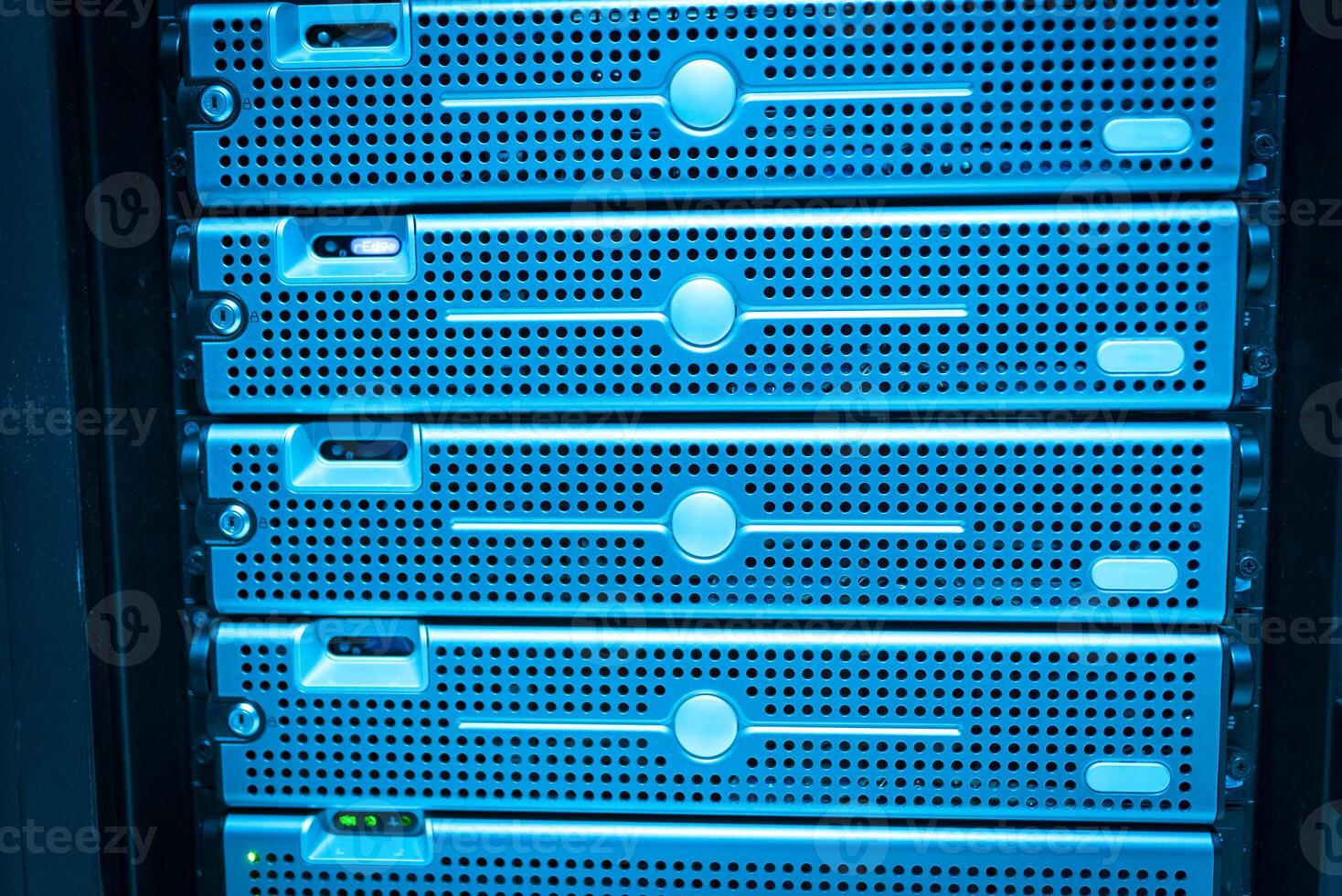 server computer should be high performance, stable, able to serve a large photo