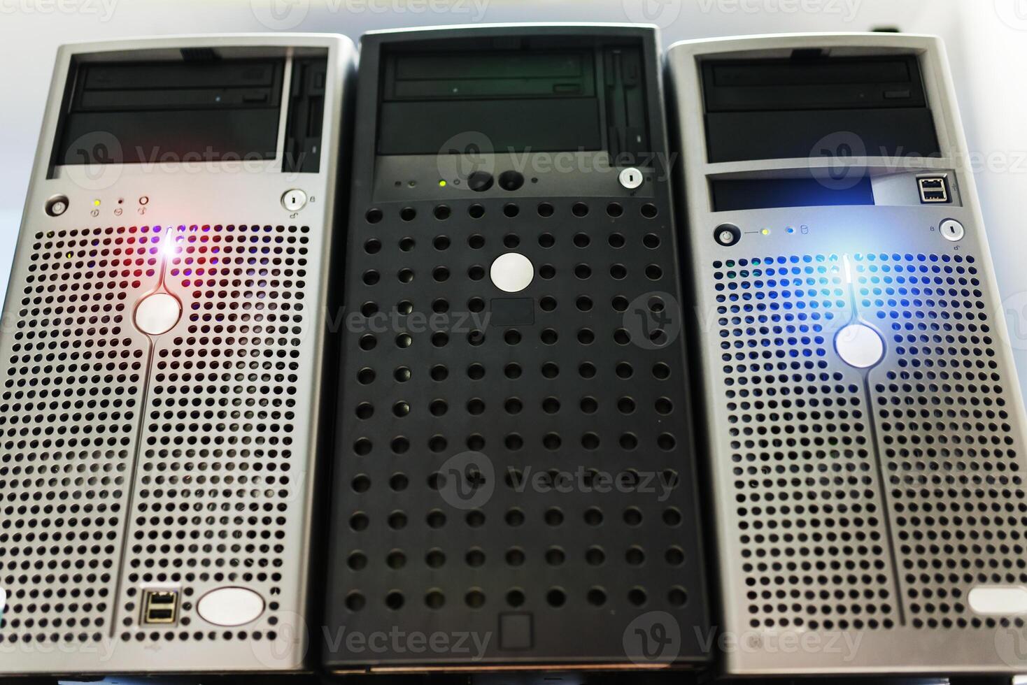 server computer should be high performance, stable, able to serve a large photo