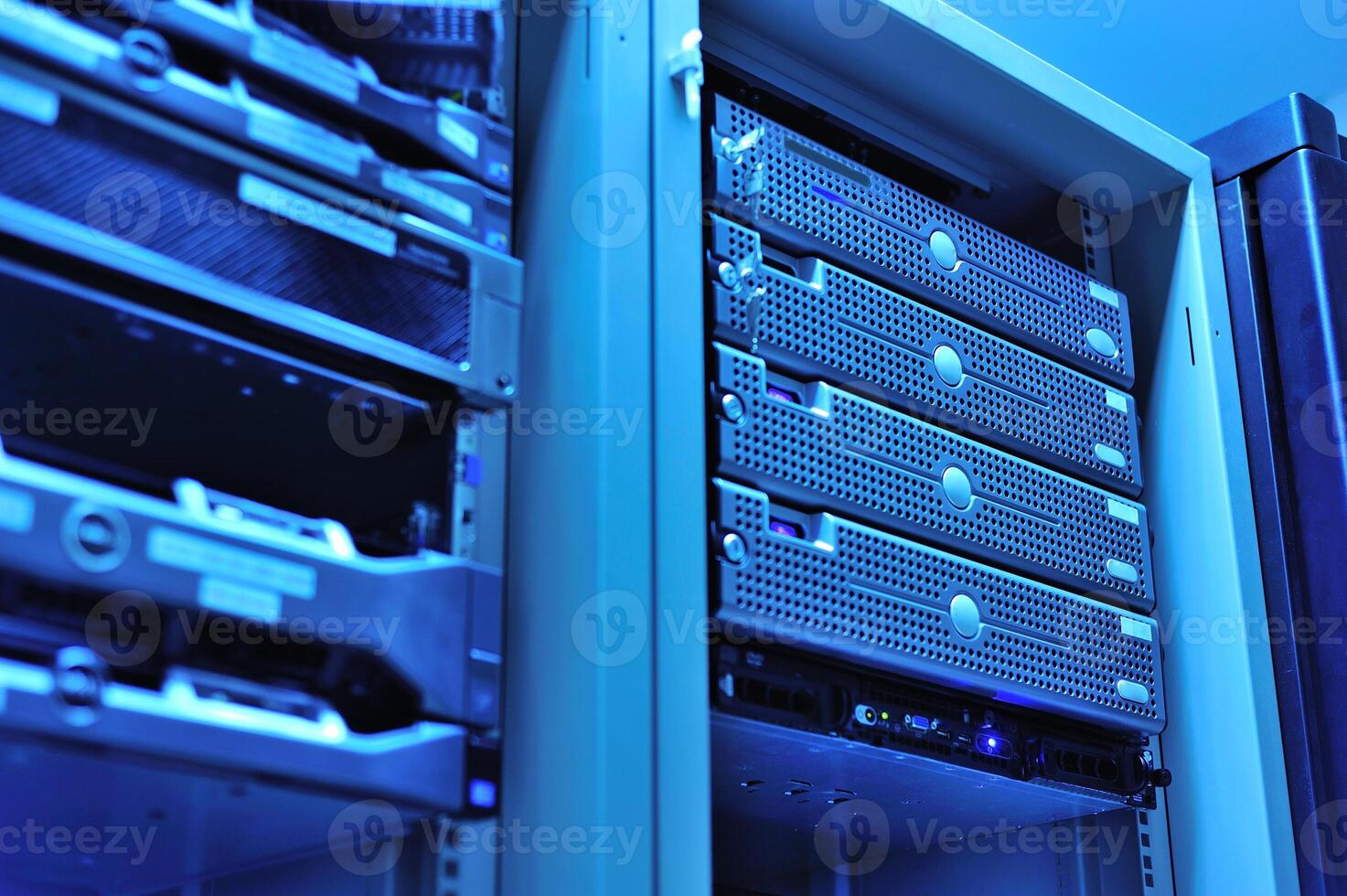 server computer should be high performance, stable, able to serve a large photo