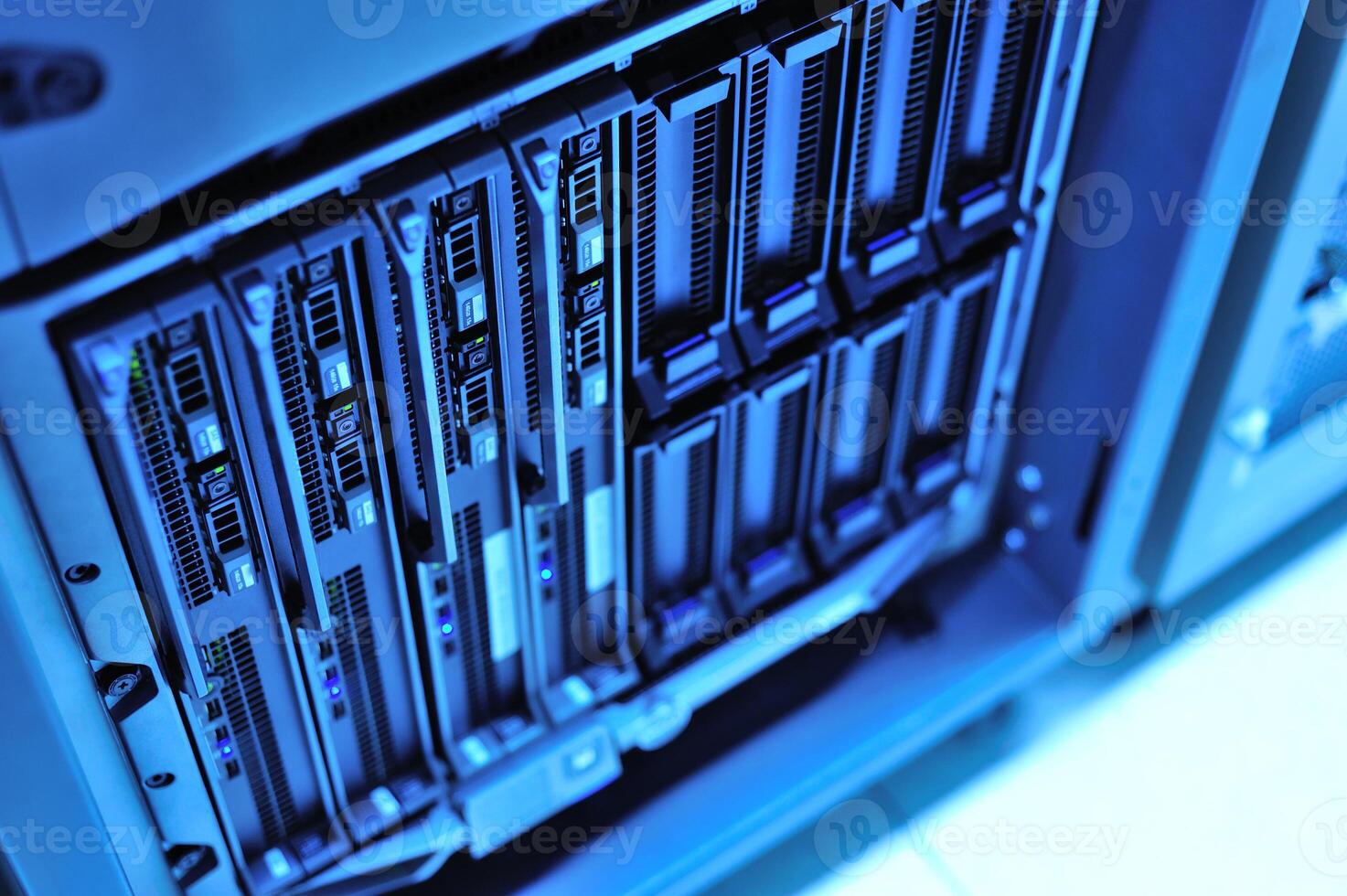 server computer should be high performance, stable, able to serve a large photo