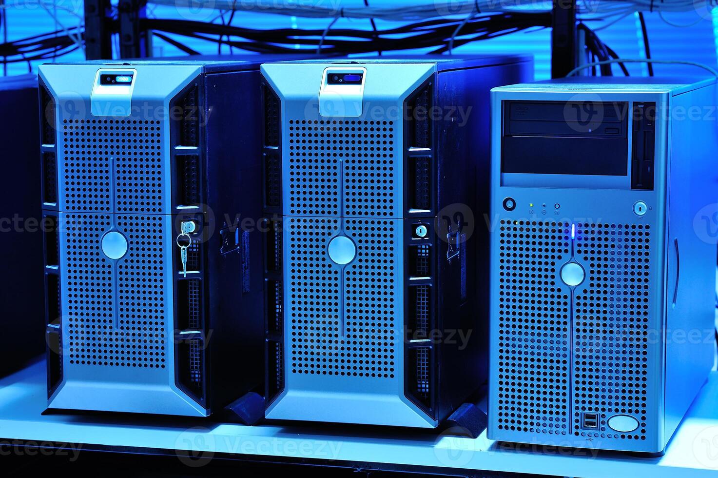 server computer should be high performance, stable, able to serve a large photo
