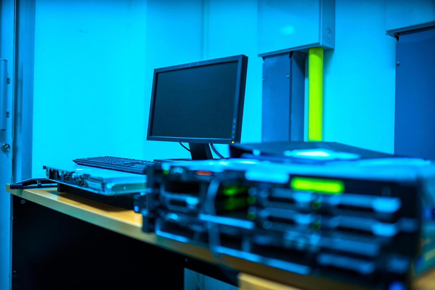 server computer should be high performance, stable, able to serve a large photo