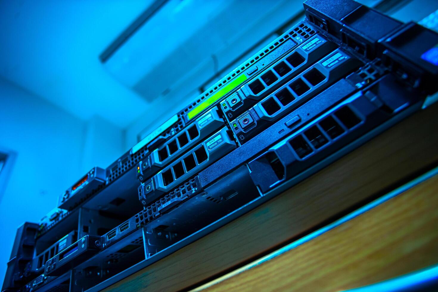 server computer should be high performance, stable, able to serve a large photo