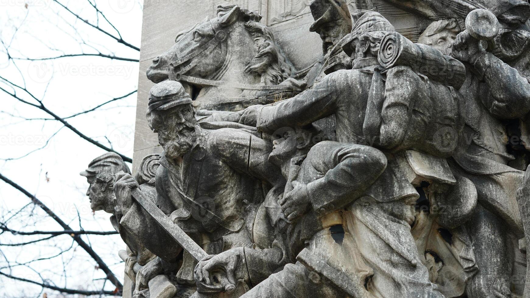 The independence war memorial statues located in the Philadelphia city photo