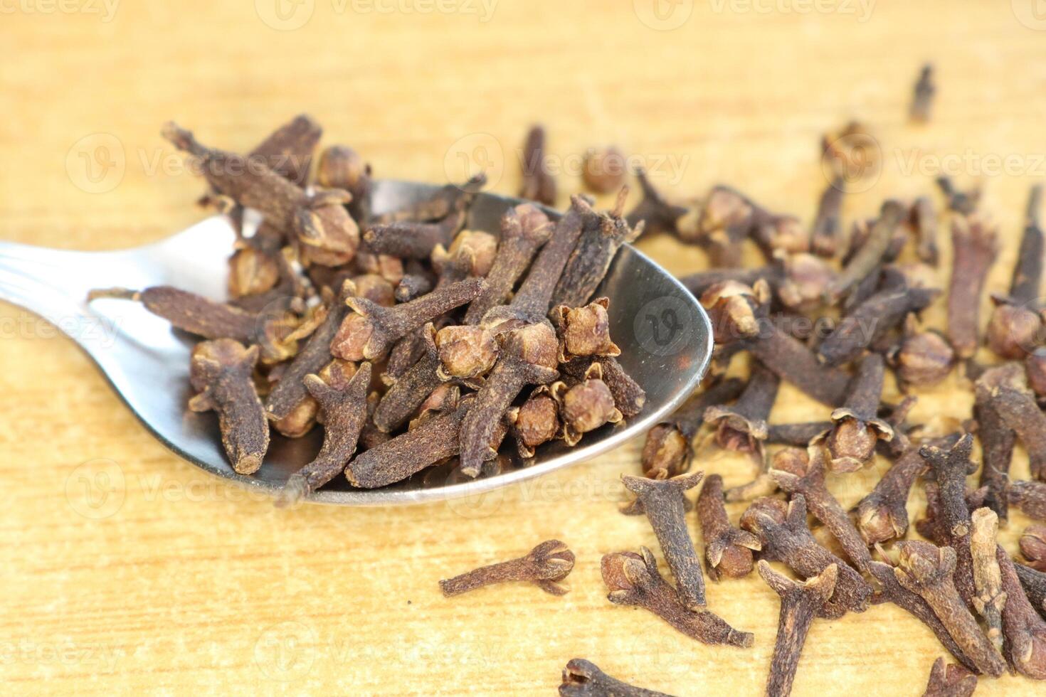 Dried Cloves A Versatile and Flavorful Spice Perfect for Culinary Delights and Enjoyment photo