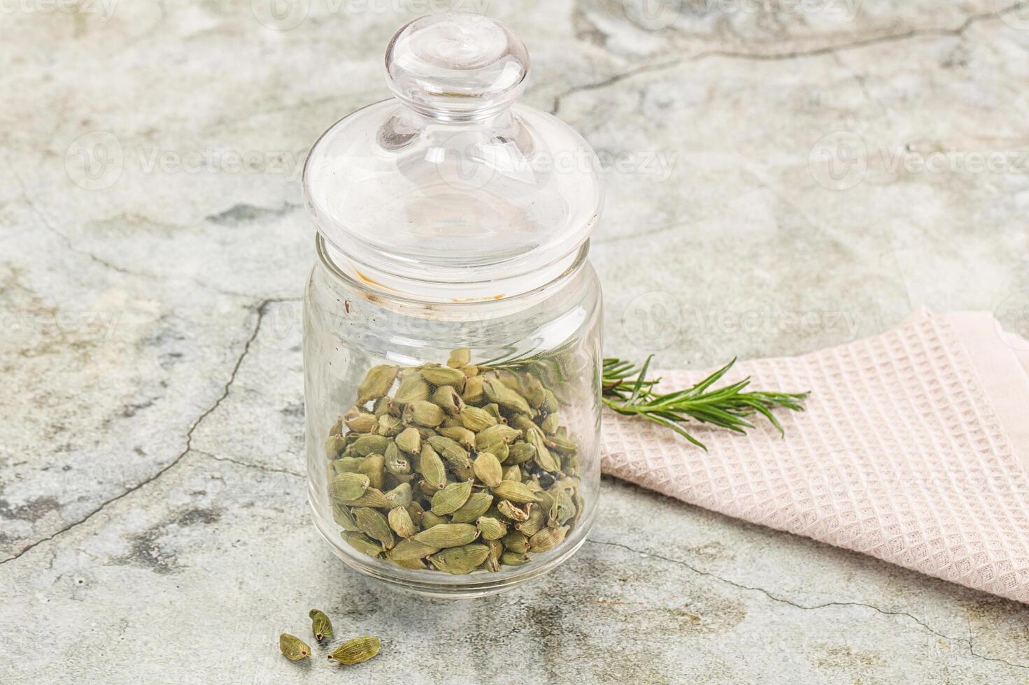 Dry Cardamom - aroma seasoning flavour photo