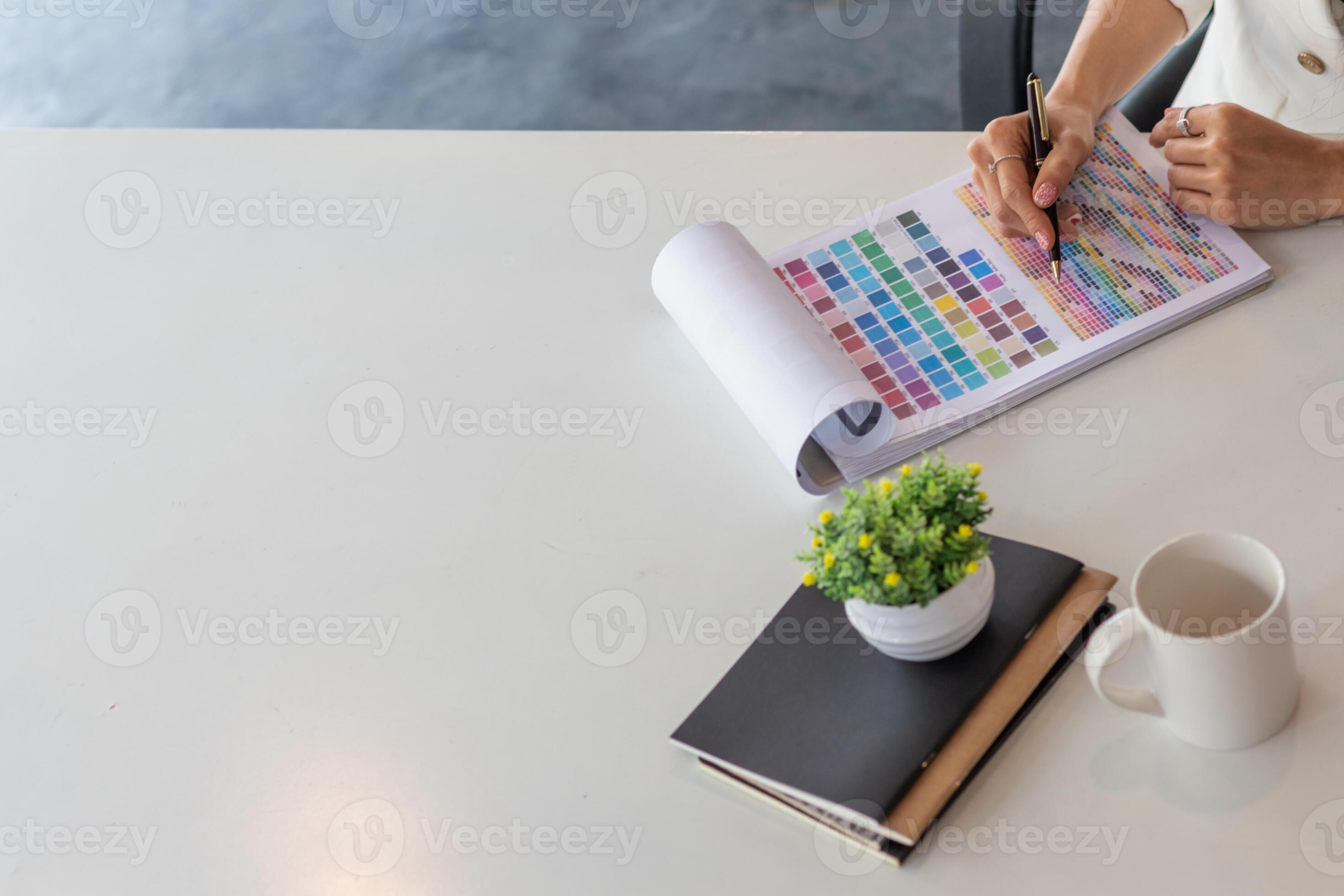 Young designers are choosing color schemes to use in their ux ui ...