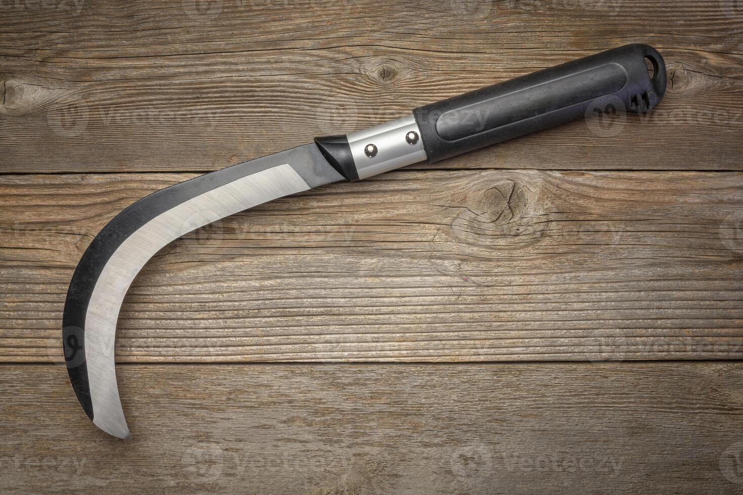 brush clearing sickle with carbon steel blade photo