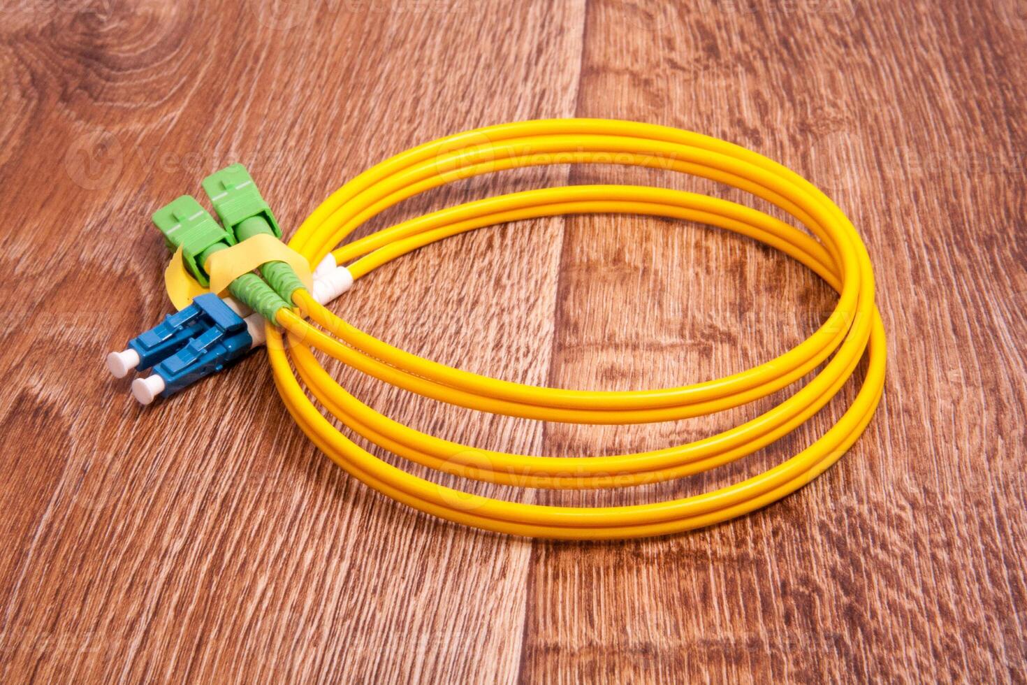 fiber optic patch cord photo