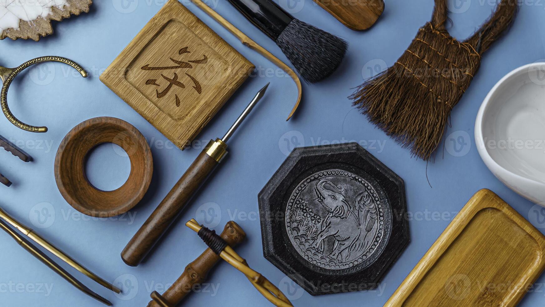 A Comprehensive Guide to Traditional Art Supplies and Essential Tools for Creative Projects photo