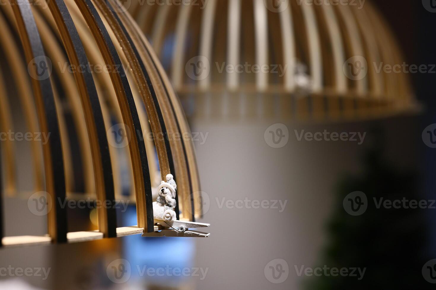 Discover Elegant Wooden Lighting Fixtures Featuring Unique Artistic Touches and Designs photo
