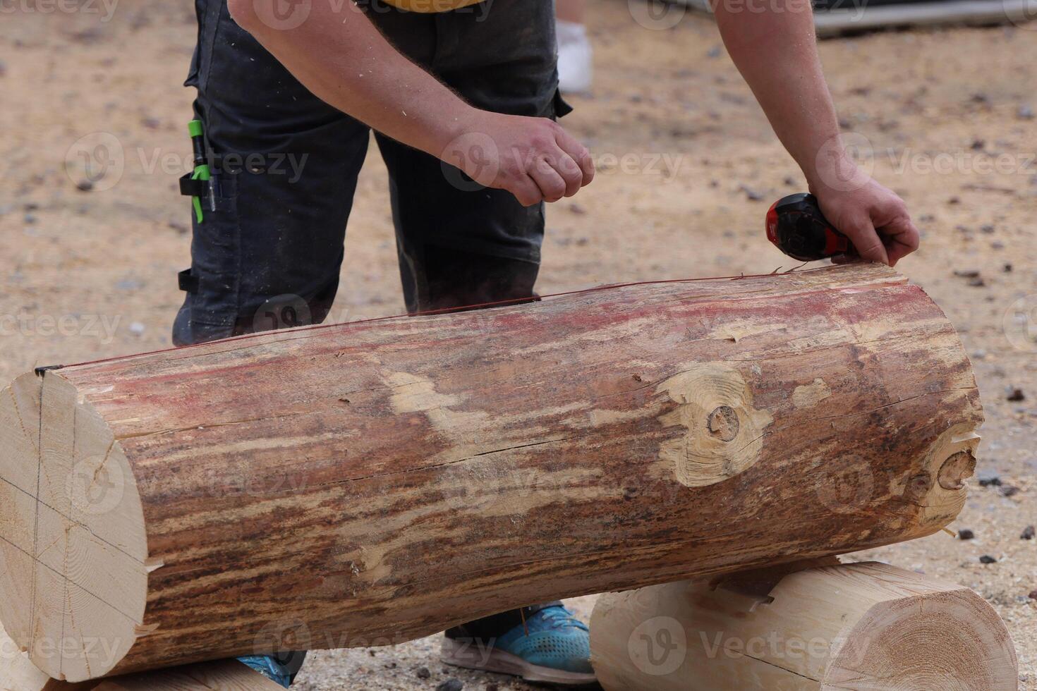 Woodworking Technique Drilling into Logs for Current and Upcoming Projects Effectively photo